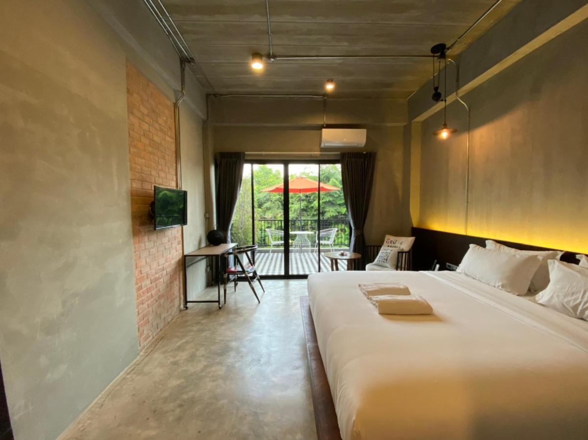 Mosstel Hotel Phitsanulok Exterior photo