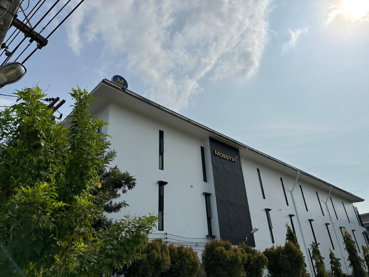 Mosstel Hotel Phitsanulok Exterior photo