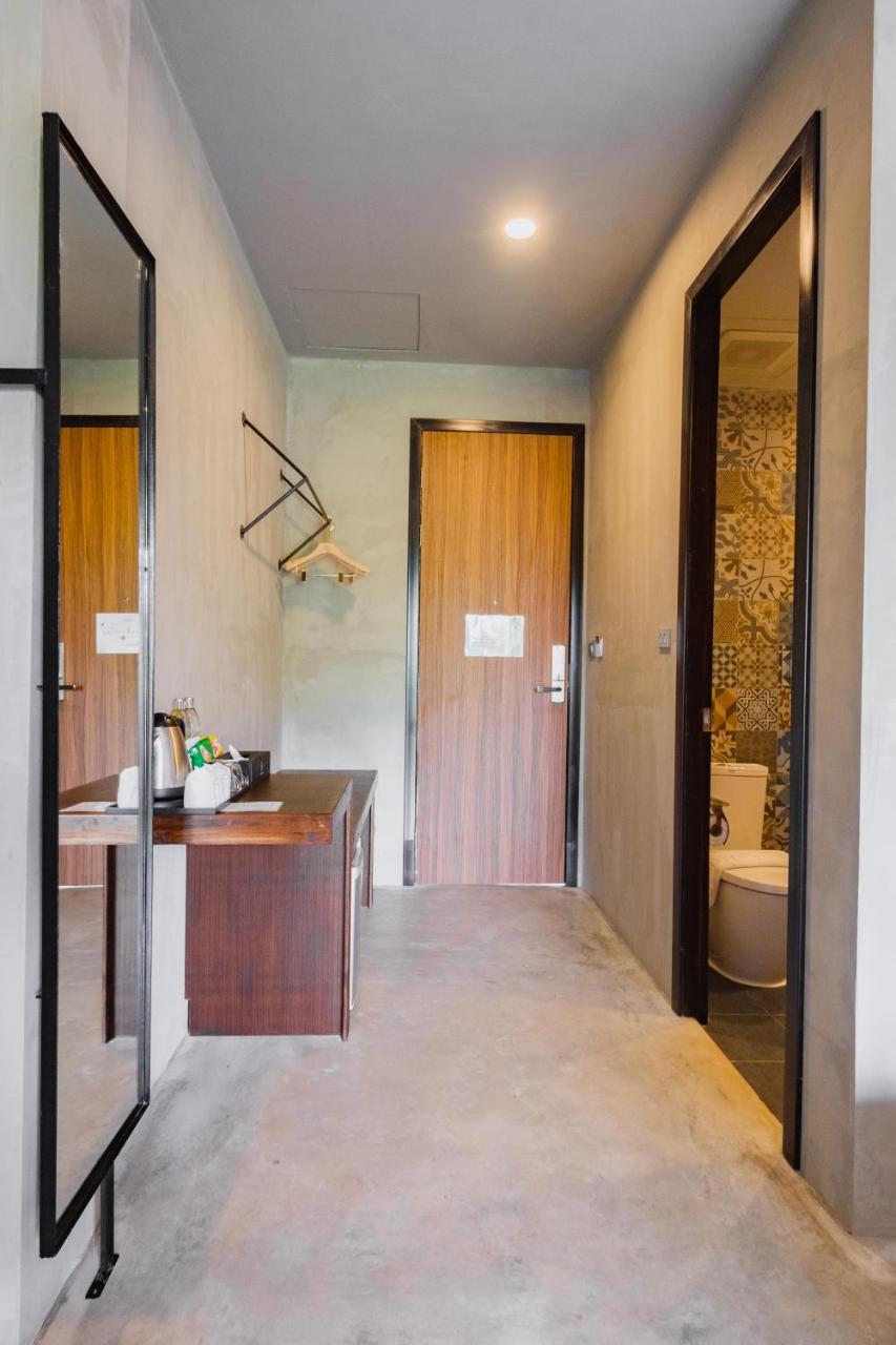 Mosstel Hotel Phitsanulok Exterior photo
