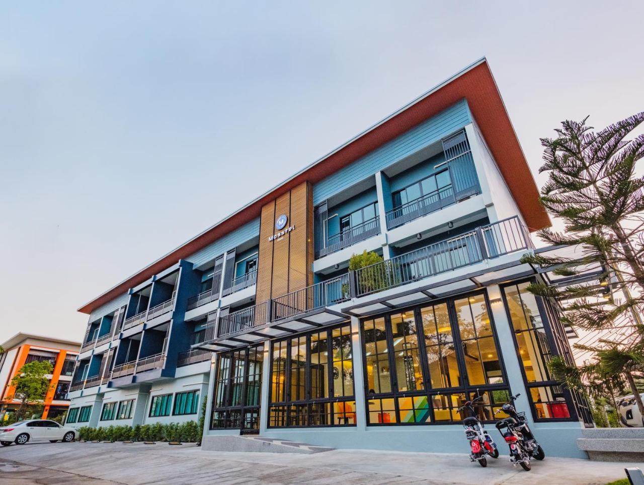 Mosstel Hotel Phitsanulok Exterior photo