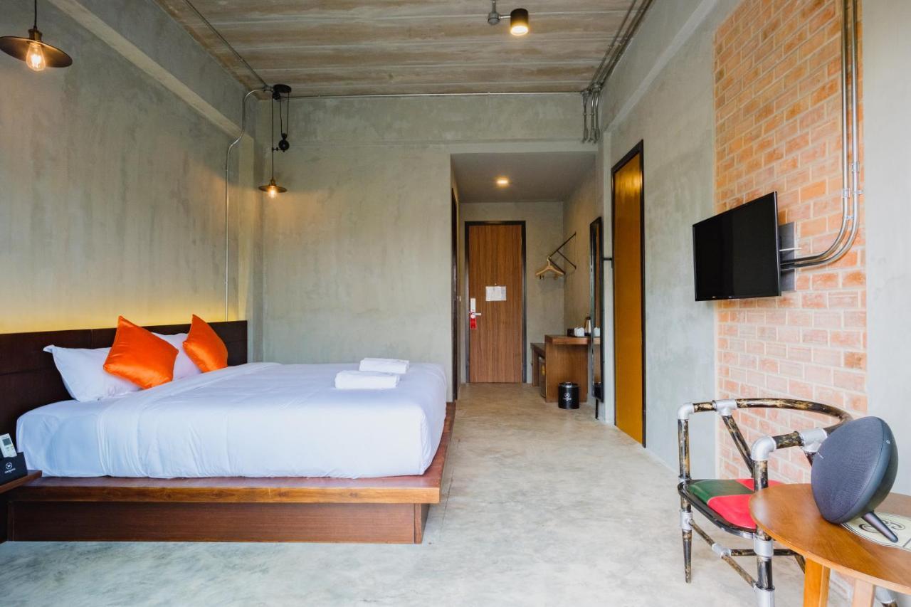 Mosstel Hotel Phitsanulok Exterior photo